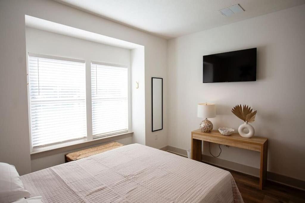 Coral Reef - Brand New Build, Pet Friendly, Private Pool! Sleeps 9! Villa Панама Сити Бийч Екстериор снимка