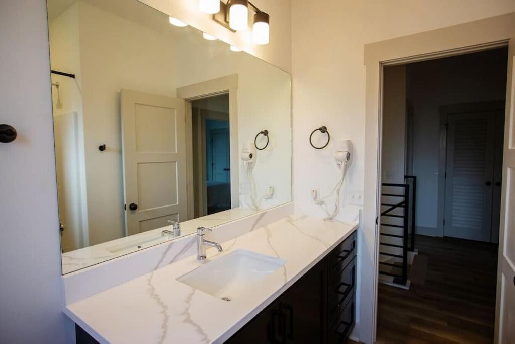 Coral Reef - Brand New Build, Pet Friendly, Private Pool! Sleeps 9! Villa Панама Сити Бийч Екстериор снимка
